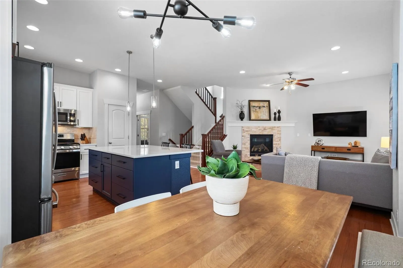 04092026222702 1600 10