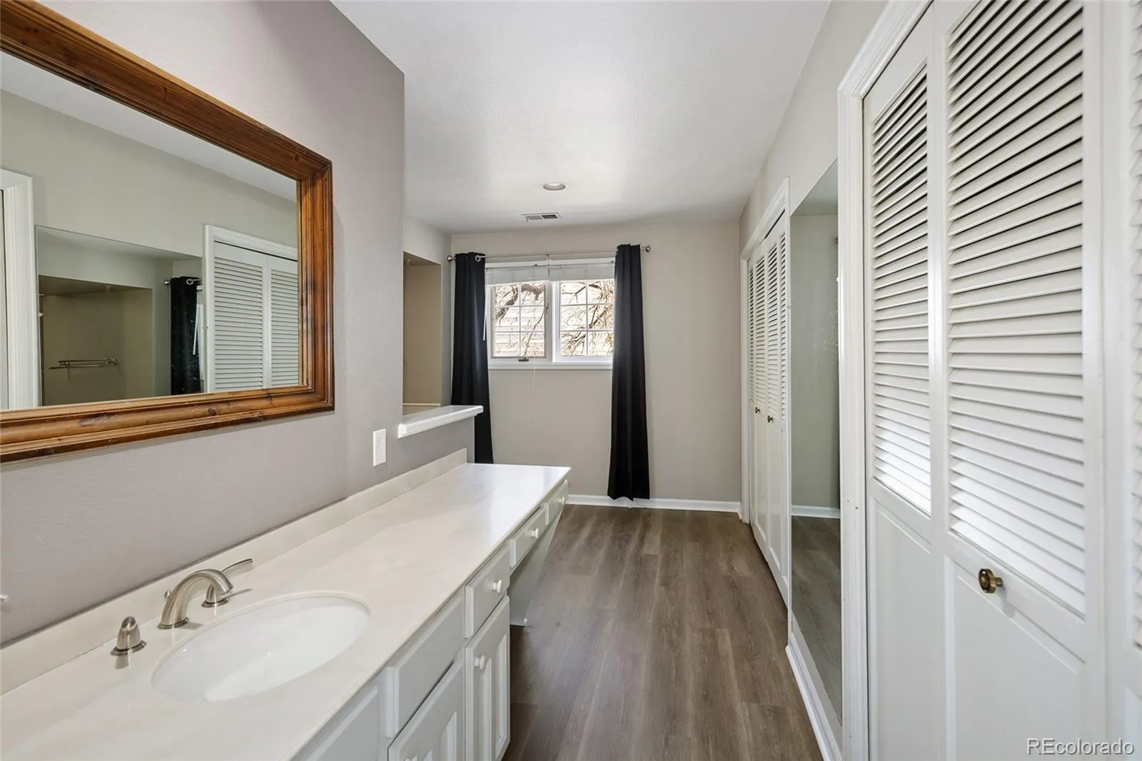 4505 S Yosemite Street #125 Denver CO 80237 | MLS #REC1850509 04072026202430 1600 29