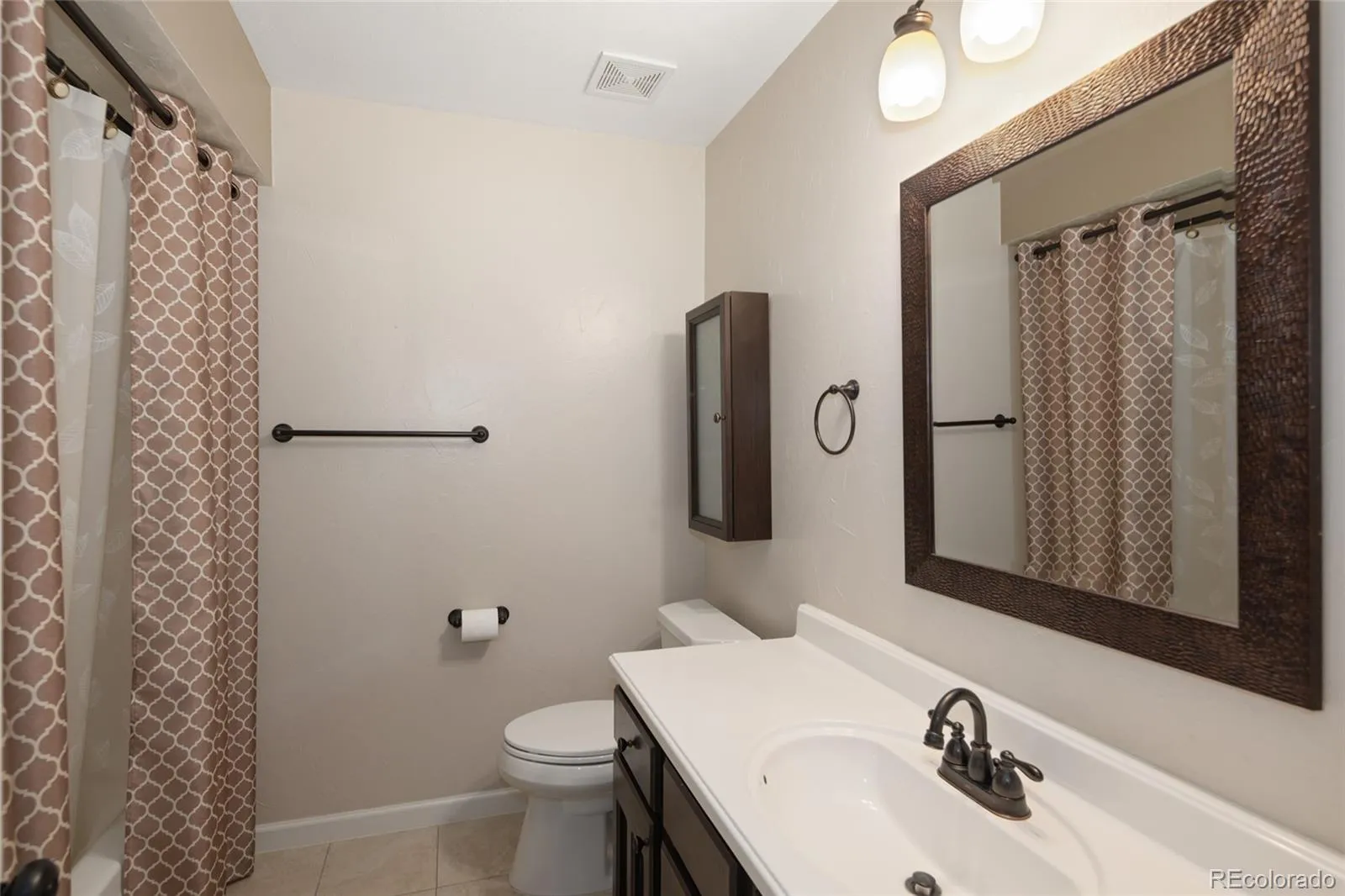 4505 S Yosemite Street #125 Denver CO 80237 | MLS #REC1850509 04072026202430 1600 34