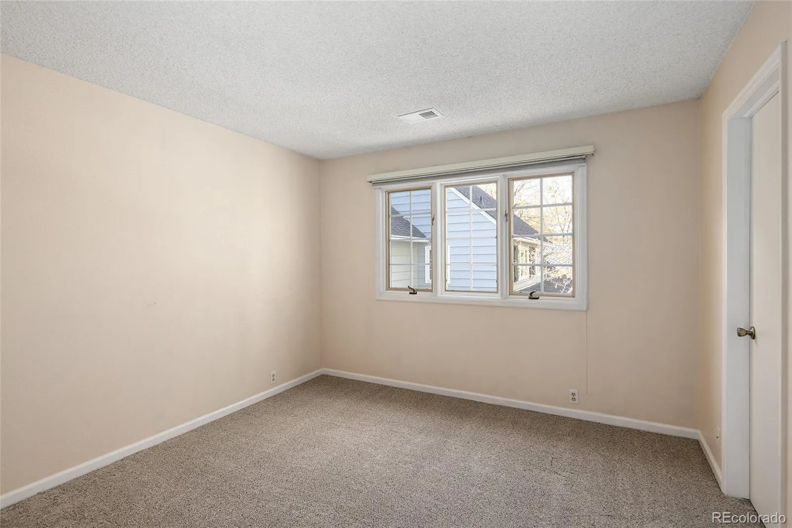 4505 S Yosemite Street #125 Denver CO 80237 | MLS #REC1850509 04072026202430 1600 35