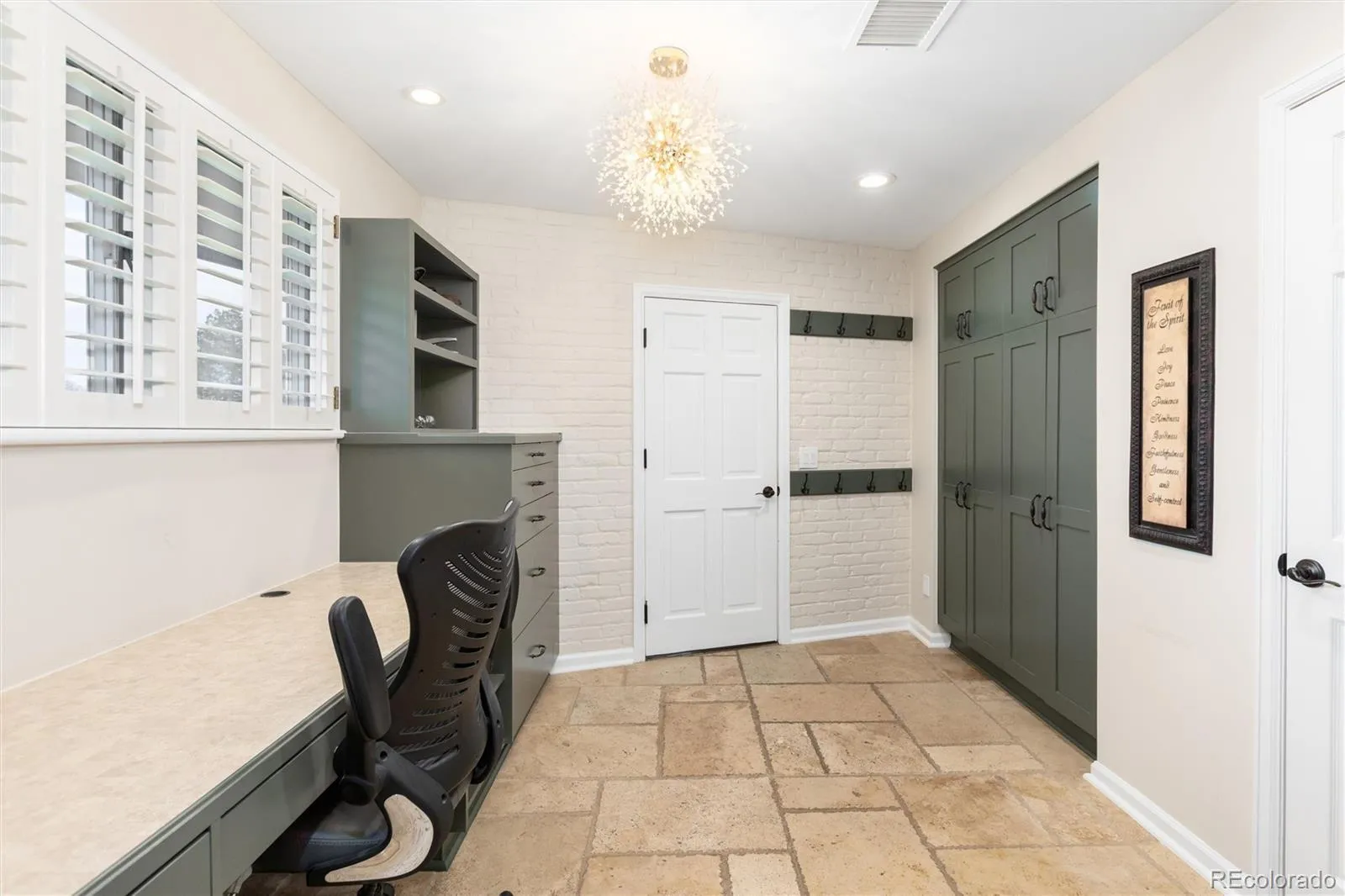 04142026140550 1600 23