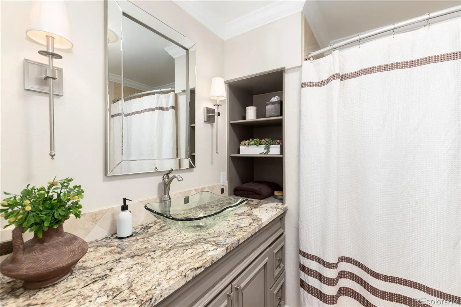 04142026140550 1600 32