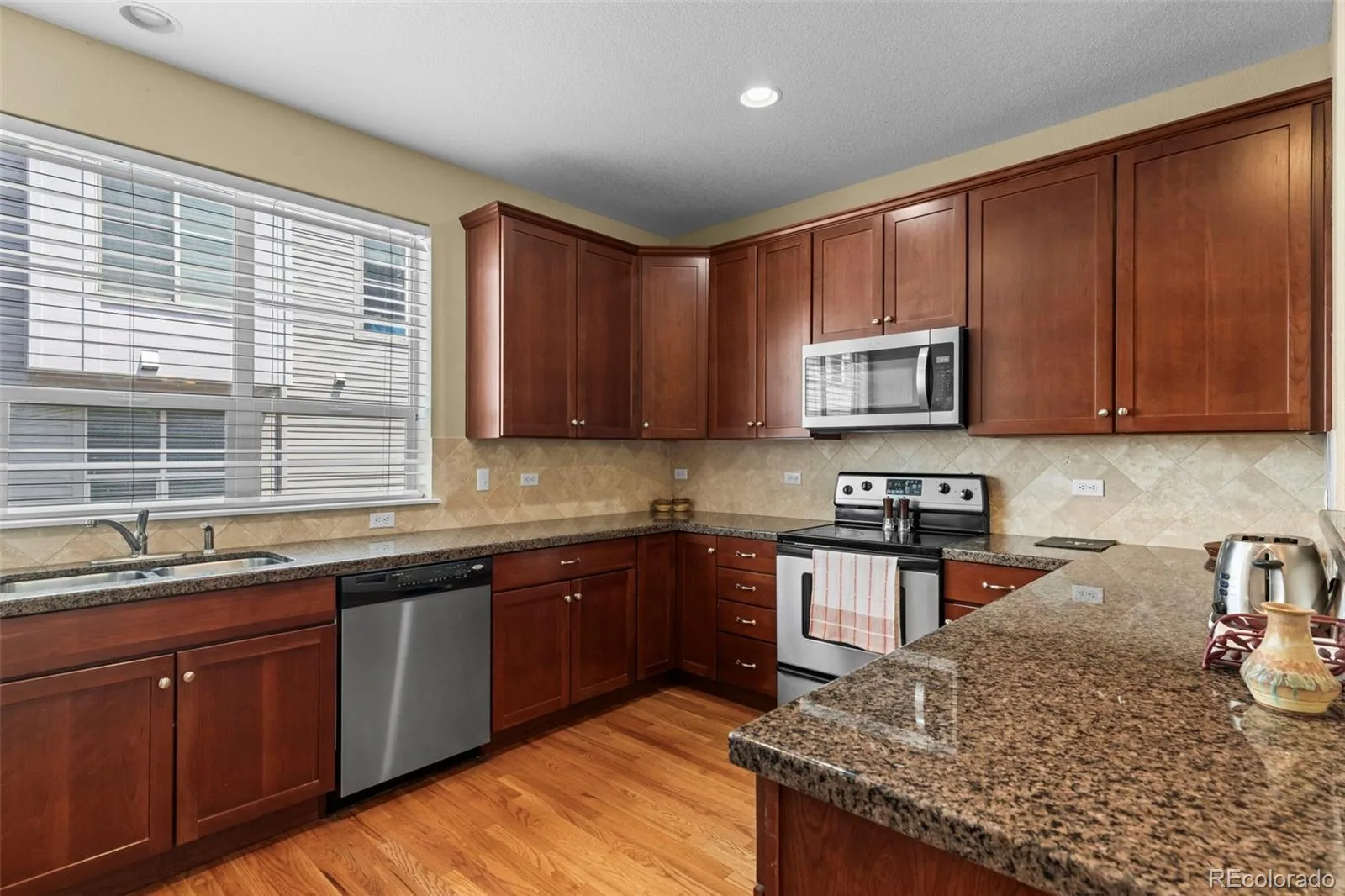 408 S Reed Street Lakewood CO 80226 | MLS #REC1854870 06272026004155 1600 8