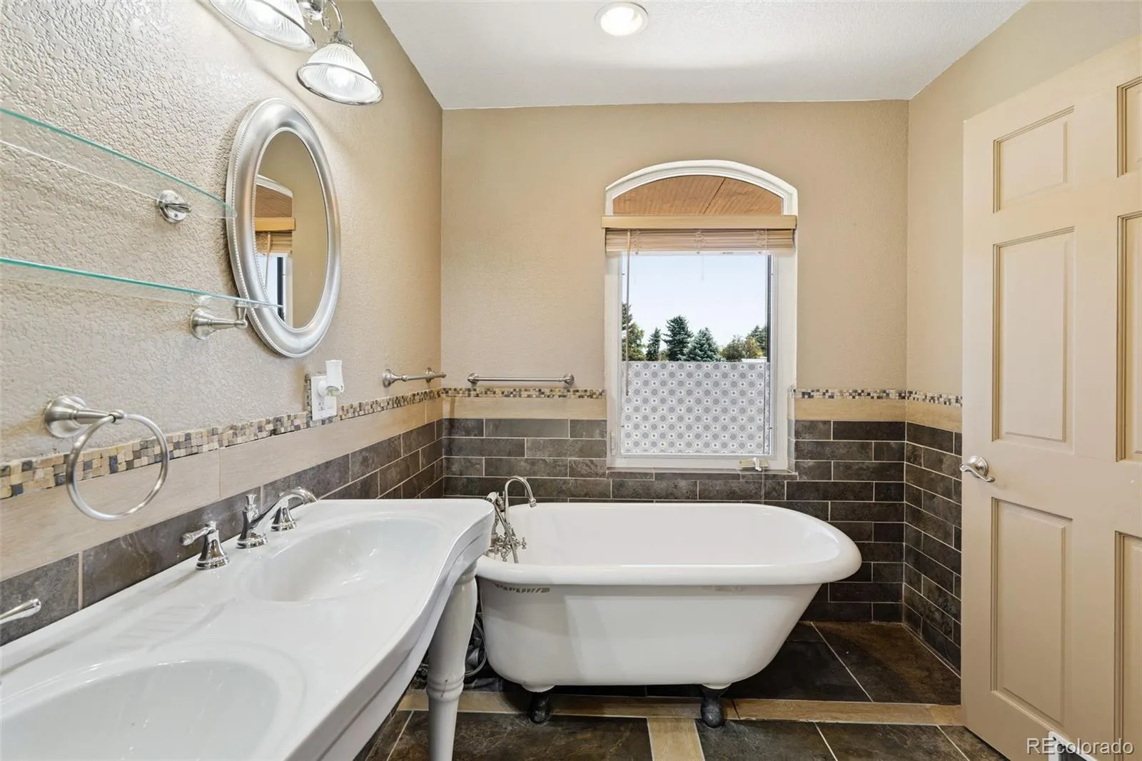 485 Garland Street Lakewood CO 80226 MLS #REC1855654 06172026050707 1600 24