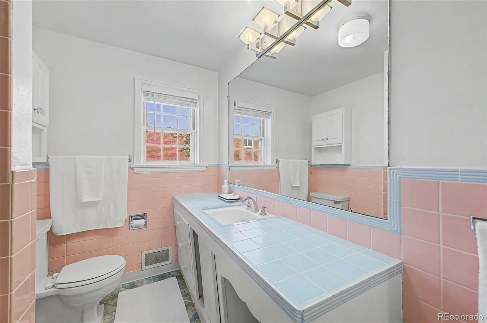 928 S Harrison Street Denver CO 80209 | MLS #REC1860574 10022026132312 1600 17