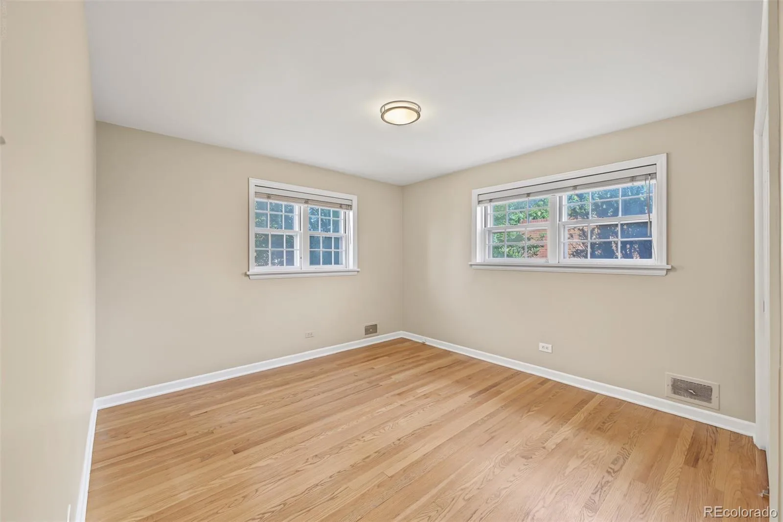 928 S Harrison Street Denver CO 80209 | MLS #REC1860574 10022026132312 1600 40