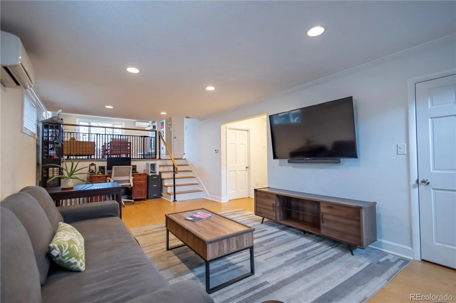 04202026182440 1600 24