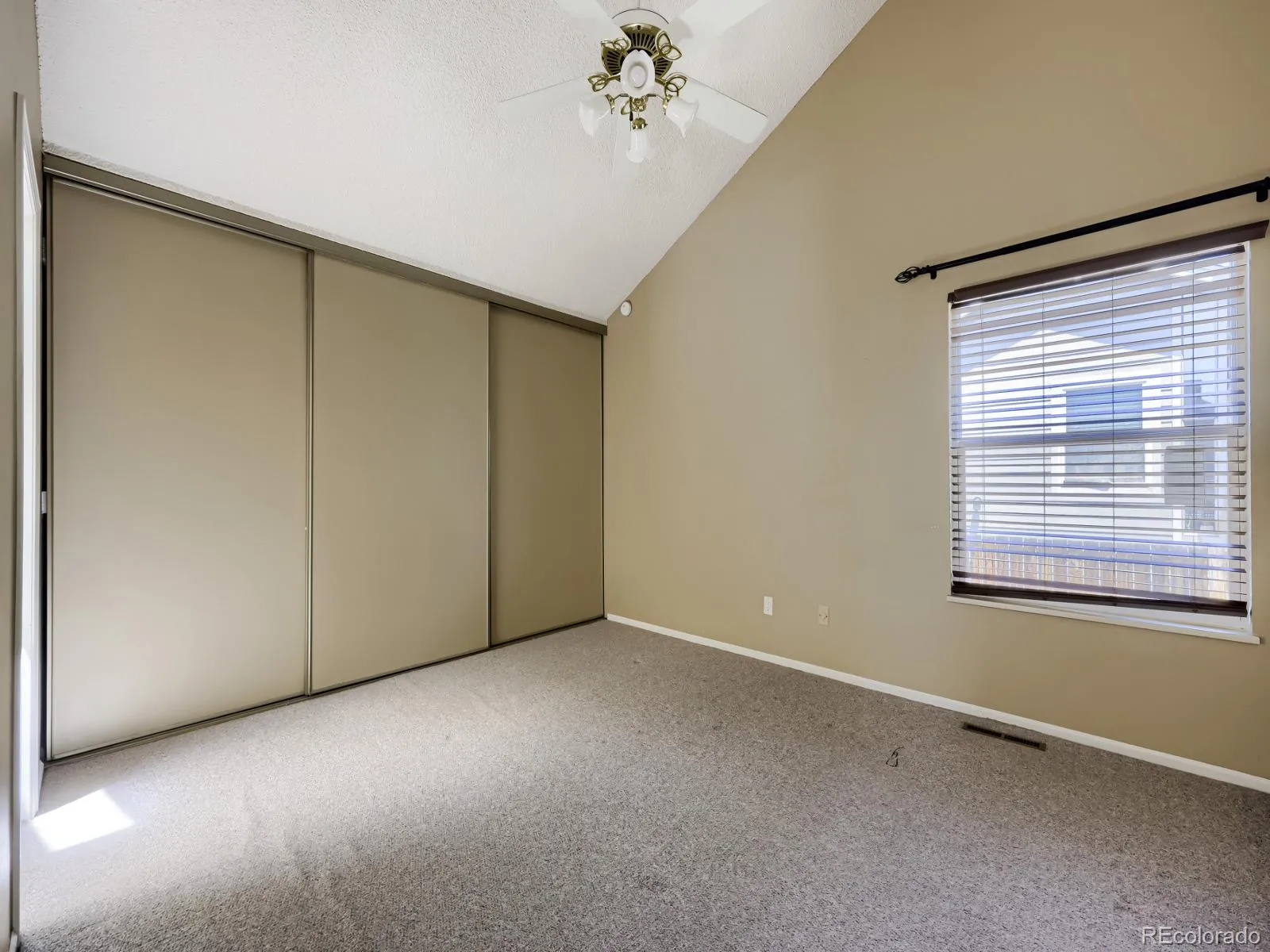 11846 E Cornell Circle Aurora CO 80014 MLS #REC1874659 05132026204850 1600 14
