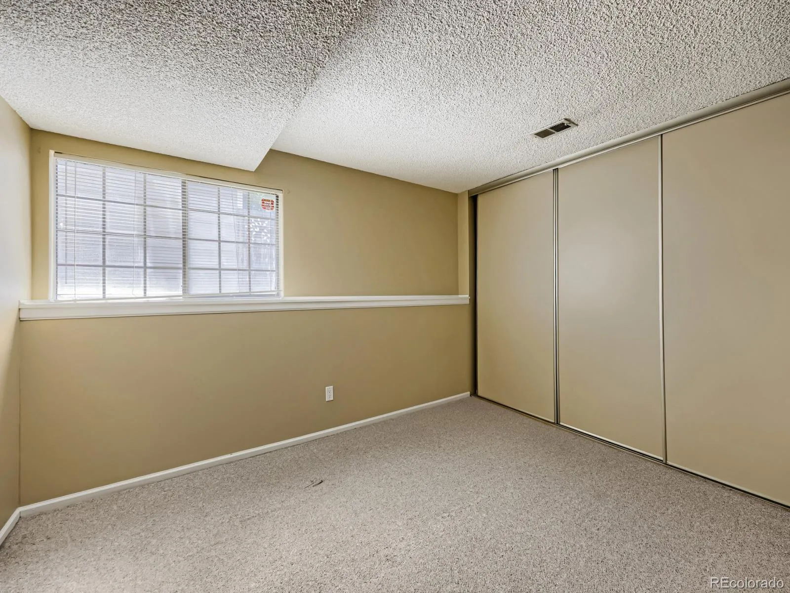 11846 E Cornell Circle Aurora CO 80014 MLS #REC1874659 05132026204850 1600 21