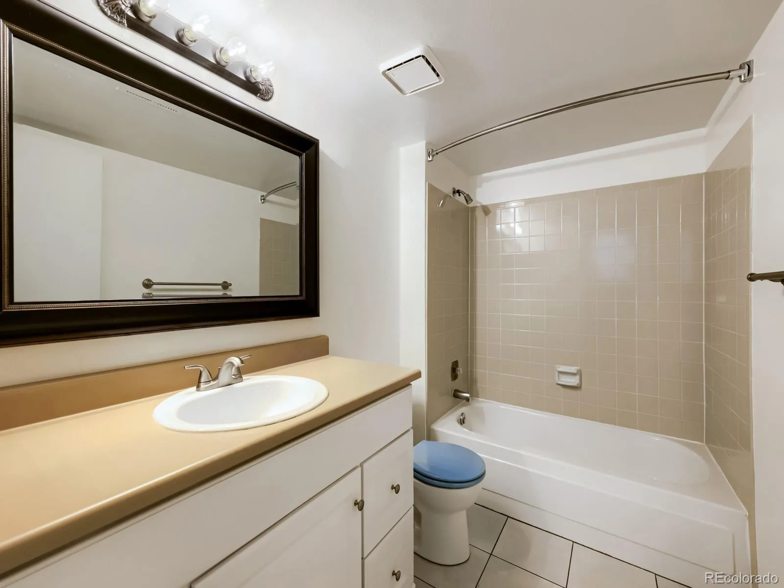 11846 E Cornell Circle Aurora CO 80014 MLS #REC1874659 05132026204850 1600 22