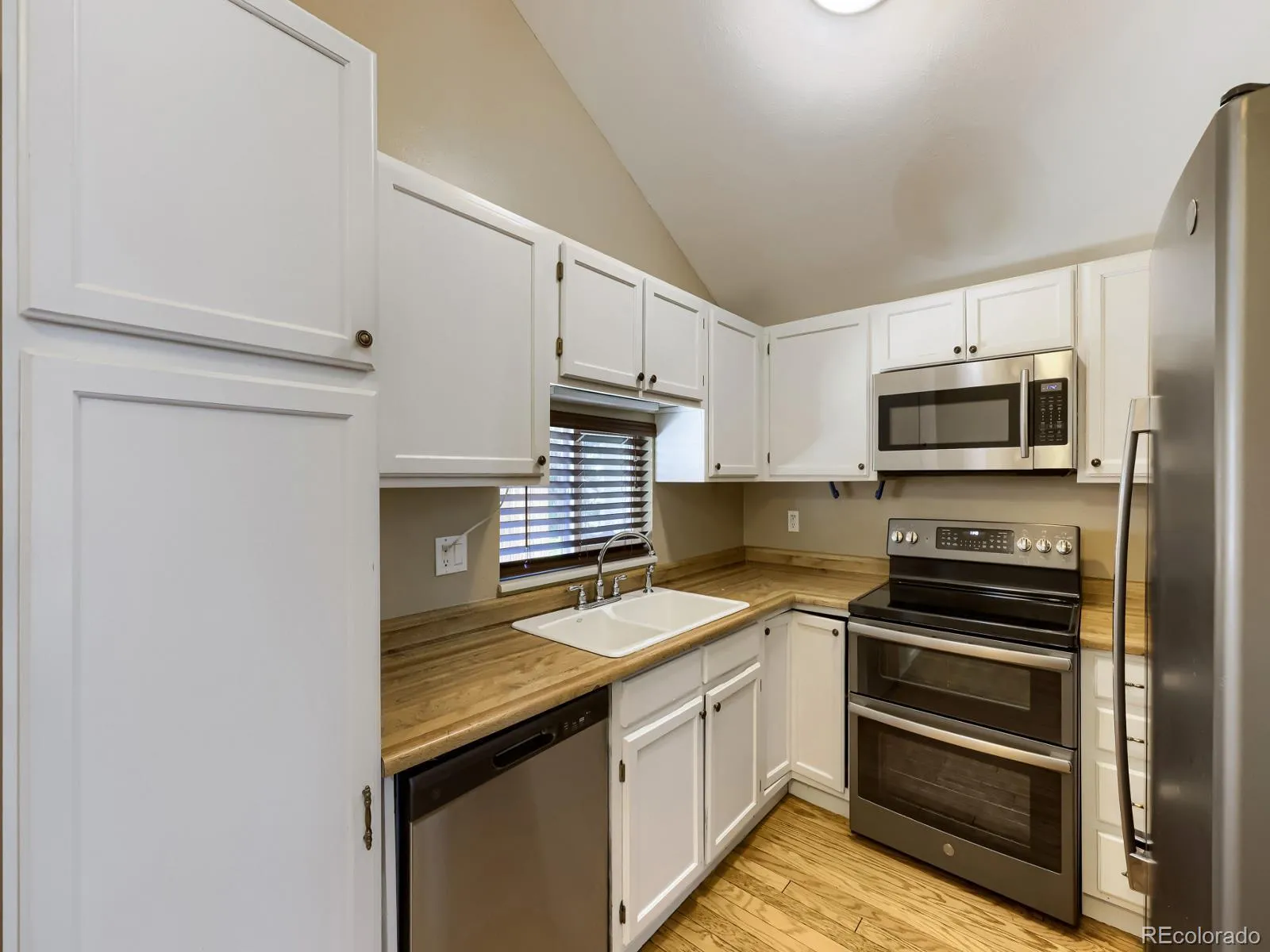 11846 E Cornell Circle Aurora CO 80014 MLS #REC1874659 05132026204850 1600 5