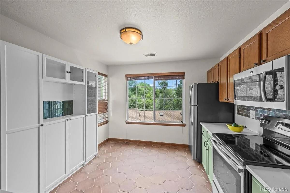 989 S Miller Street #204 Lakewood CO 80226 MLS #REC1876718 06082026233600 1200 7