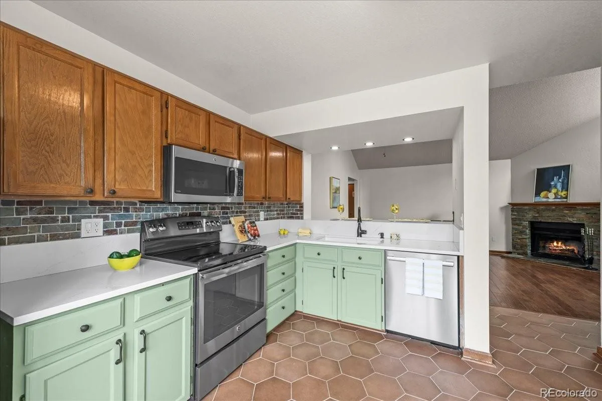 989 S Miller Street #204 Lakewood CO 80226 MLS #REC1876718 06082026233600 1200 9