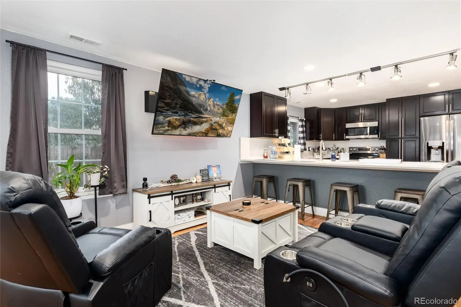 03232026215021 1600 7