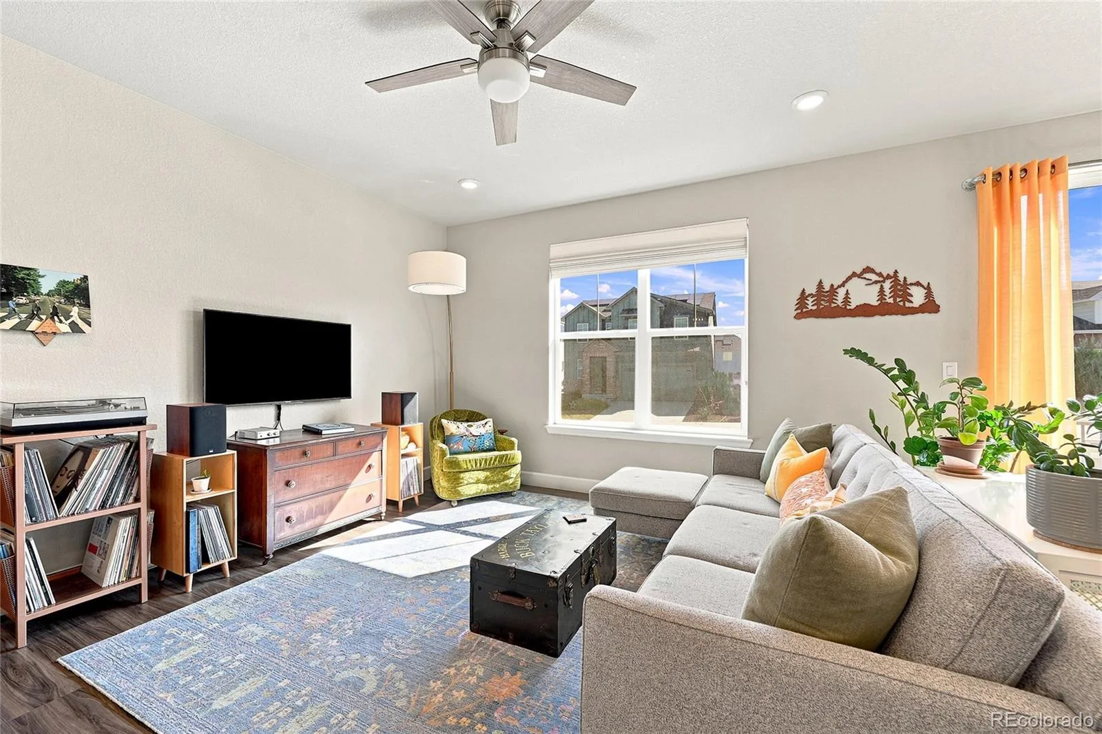 8281 Hunts Peak Street Littleton CO 80125 | MLS #REC1882609 07242026031655 1600 10