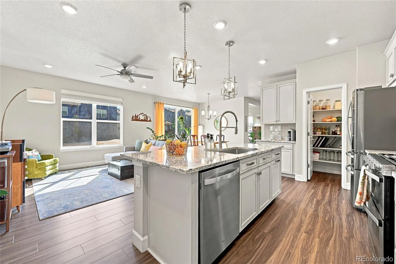 8281 Hunts Peak Street Littleton CO 80125 | MLS #REC1882609 07242026031655 1600 11