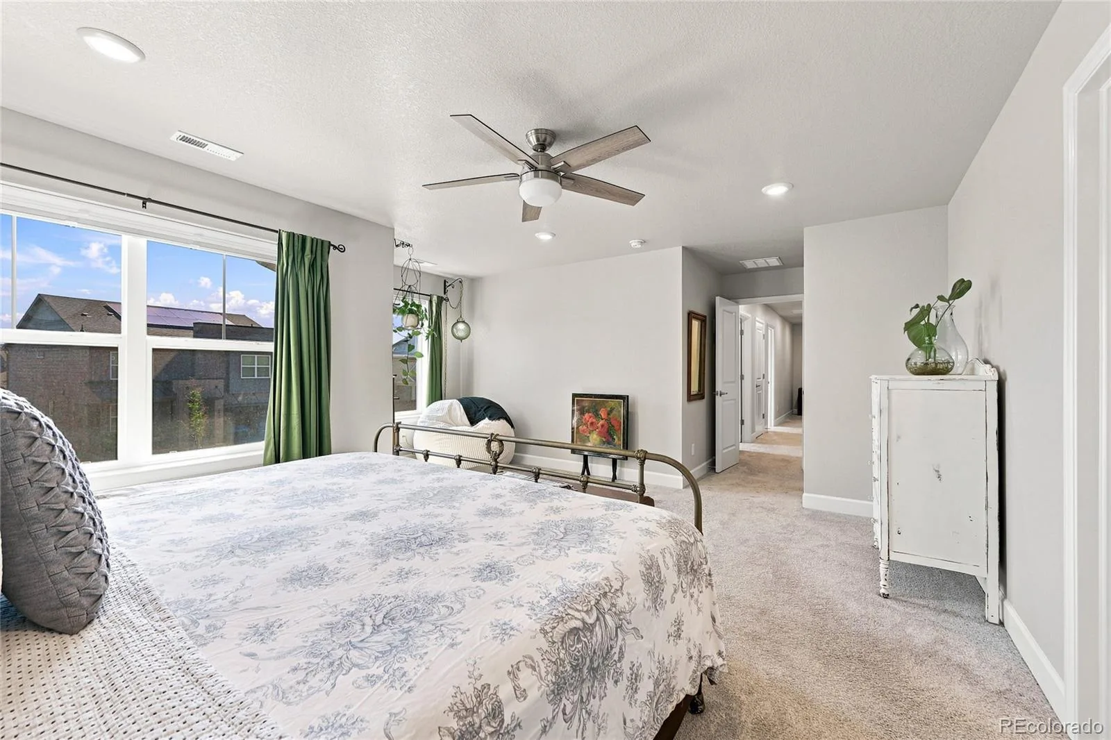 8281 Hunts Peak Street Littleton CO 80125 | MLS #REC1882609 07242026031655 1600 13