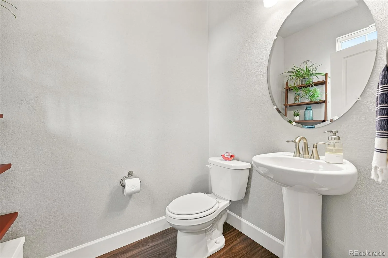 8281 Hunts Peak Street Littleton CO 80125 | MLS #REC1882609 07242026031655 1600 2
