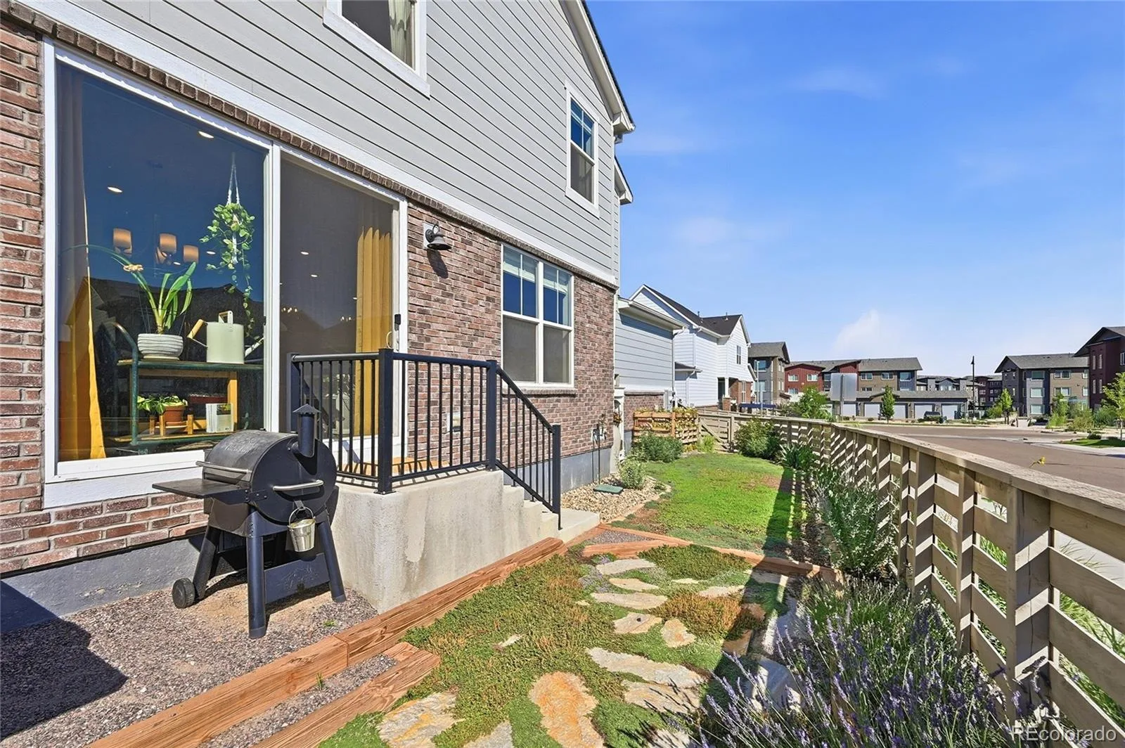 8281 Hunts Peak Street Littleton CO 80125 | MLS #REC1882609 07242026031655 1600 24