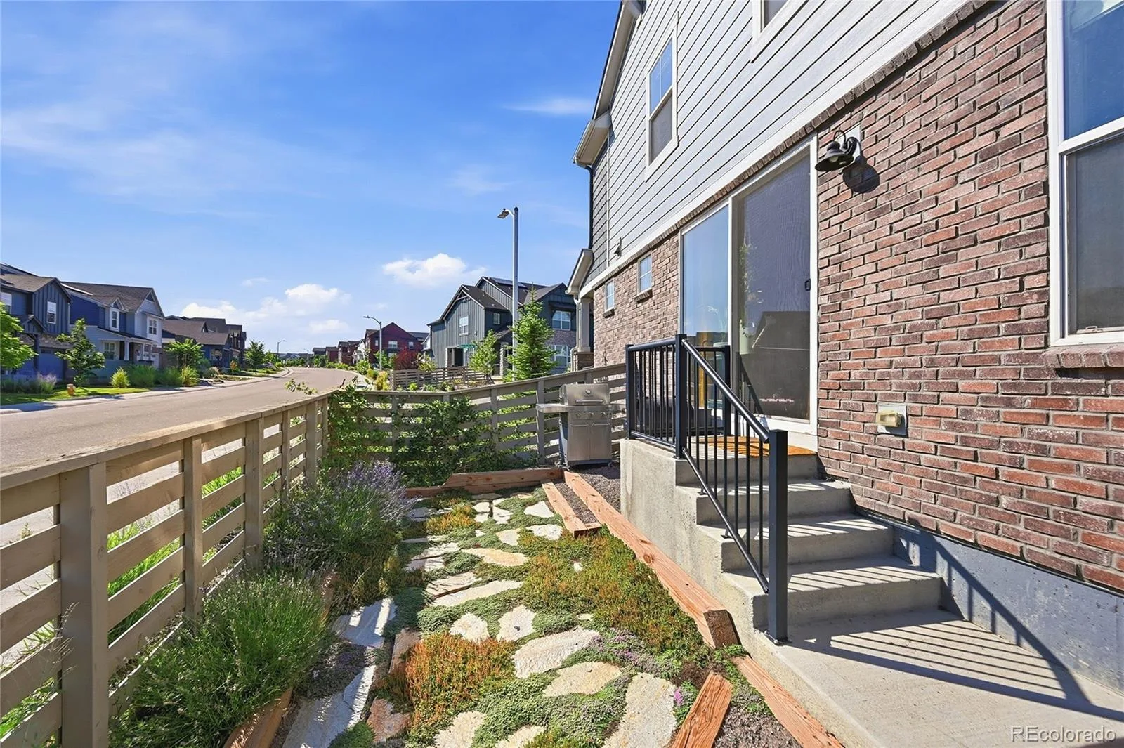 8281 Hunts Peak Street Littleton CO 80125 | MLS #REC1882609 07242026031655 1600 25