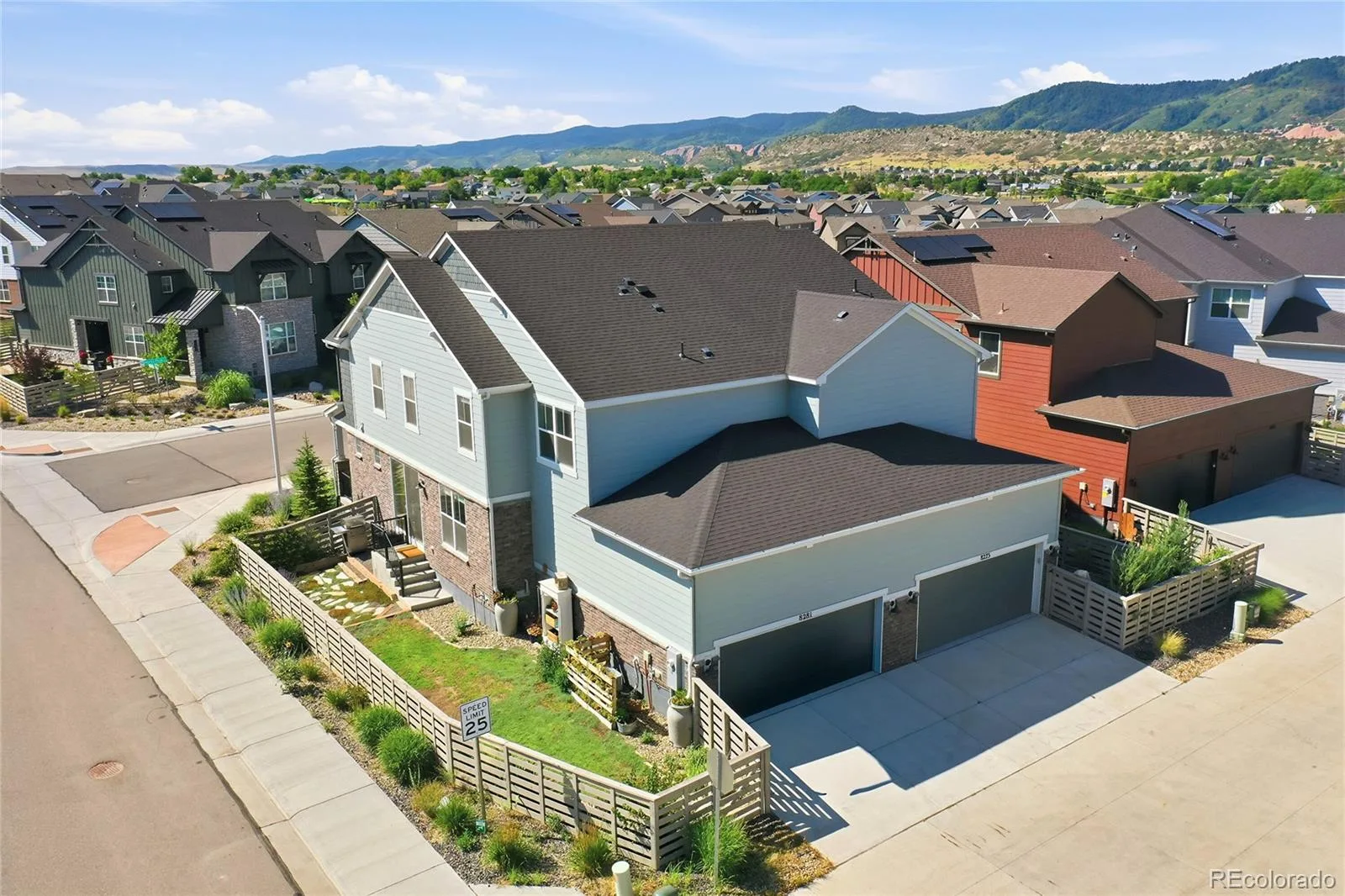 8281 Hunts Peak Street Littleton CO 80125 | MLS #REC1882609 07242026031655 1600 28