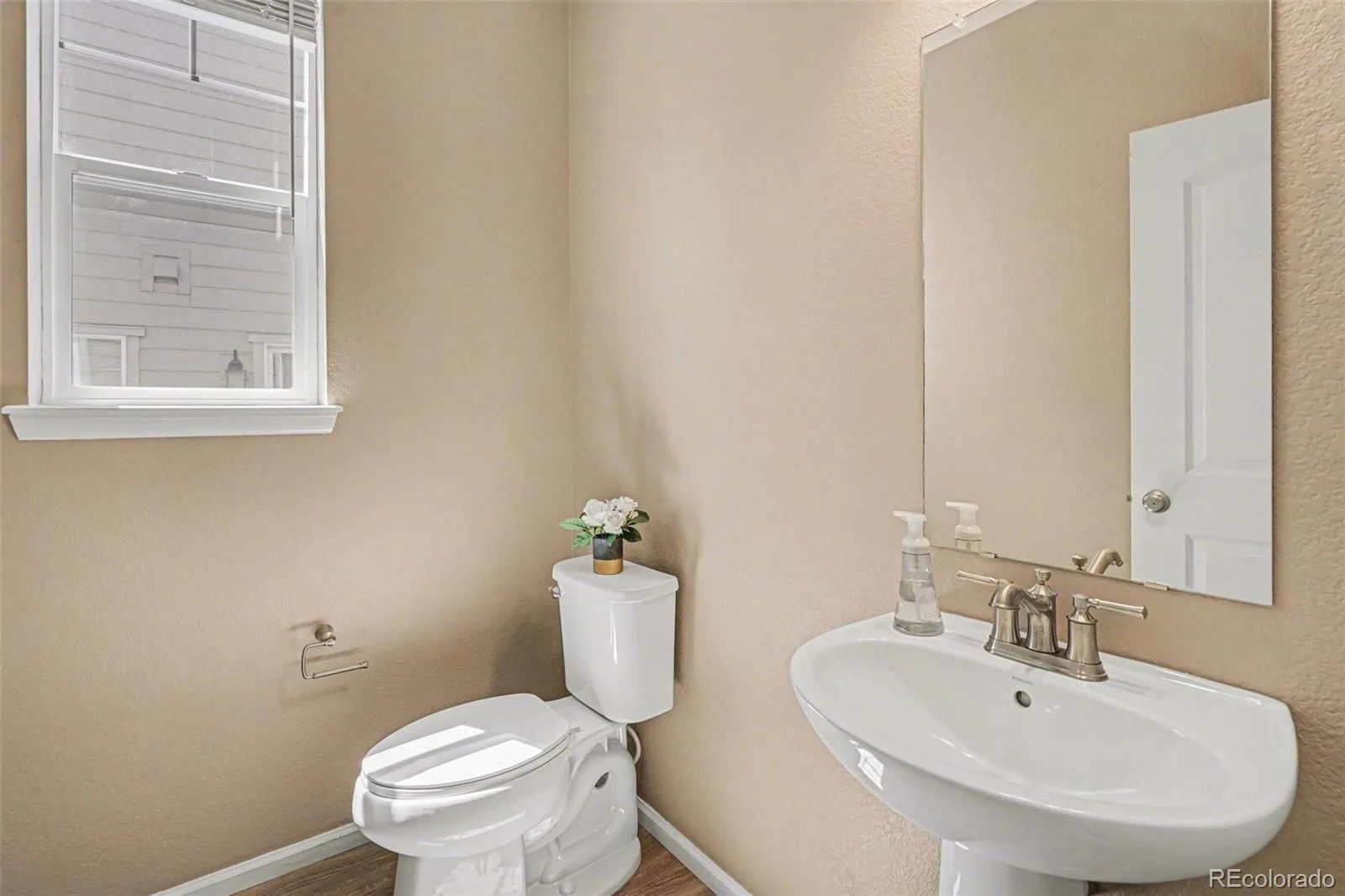 4328 S Nepal Court Centennial CO 80015 | MLS #REC1883176 08262026000525 1600 23
