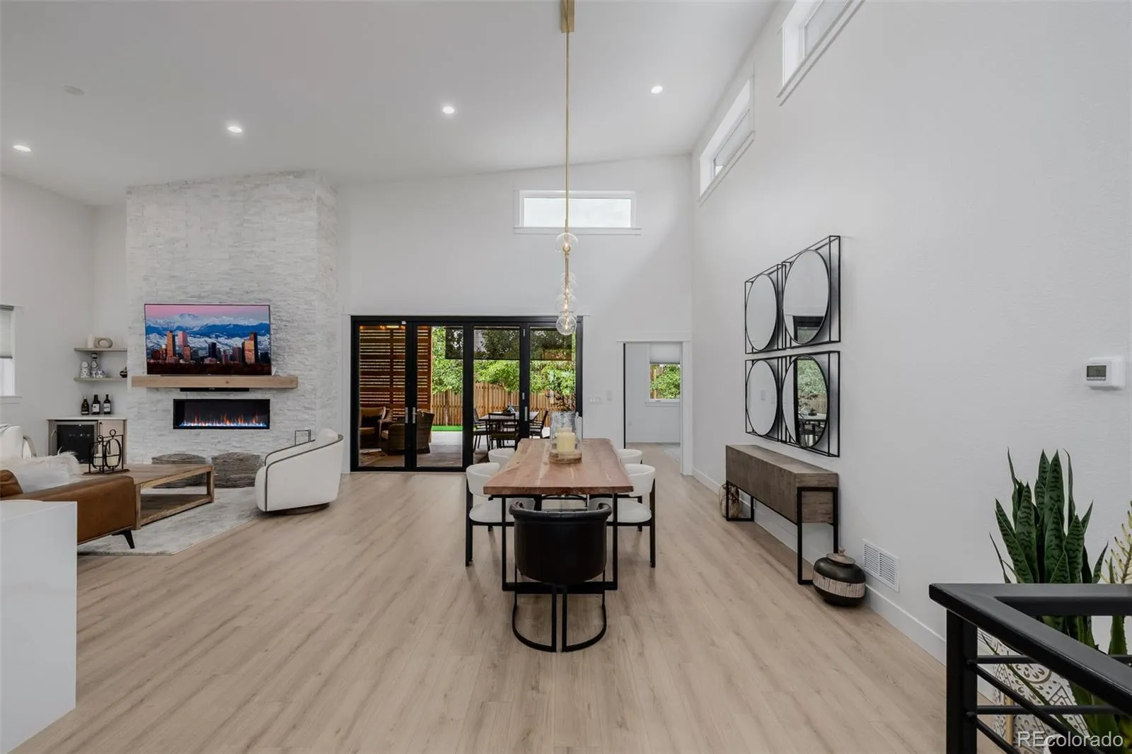 2901 S Bellaire Street Denver CO 80222 MLS #REC1883829 04252026152019 1600 3