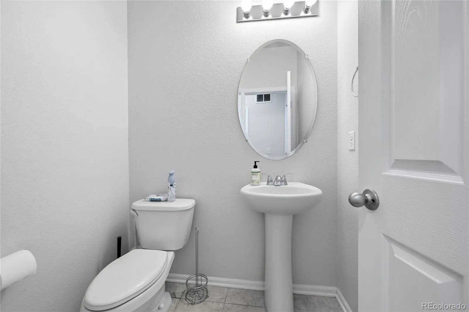 4860 S Picadilly Court Aurora CO 80015 MLS #REC1884065 04252026175307 1600 11