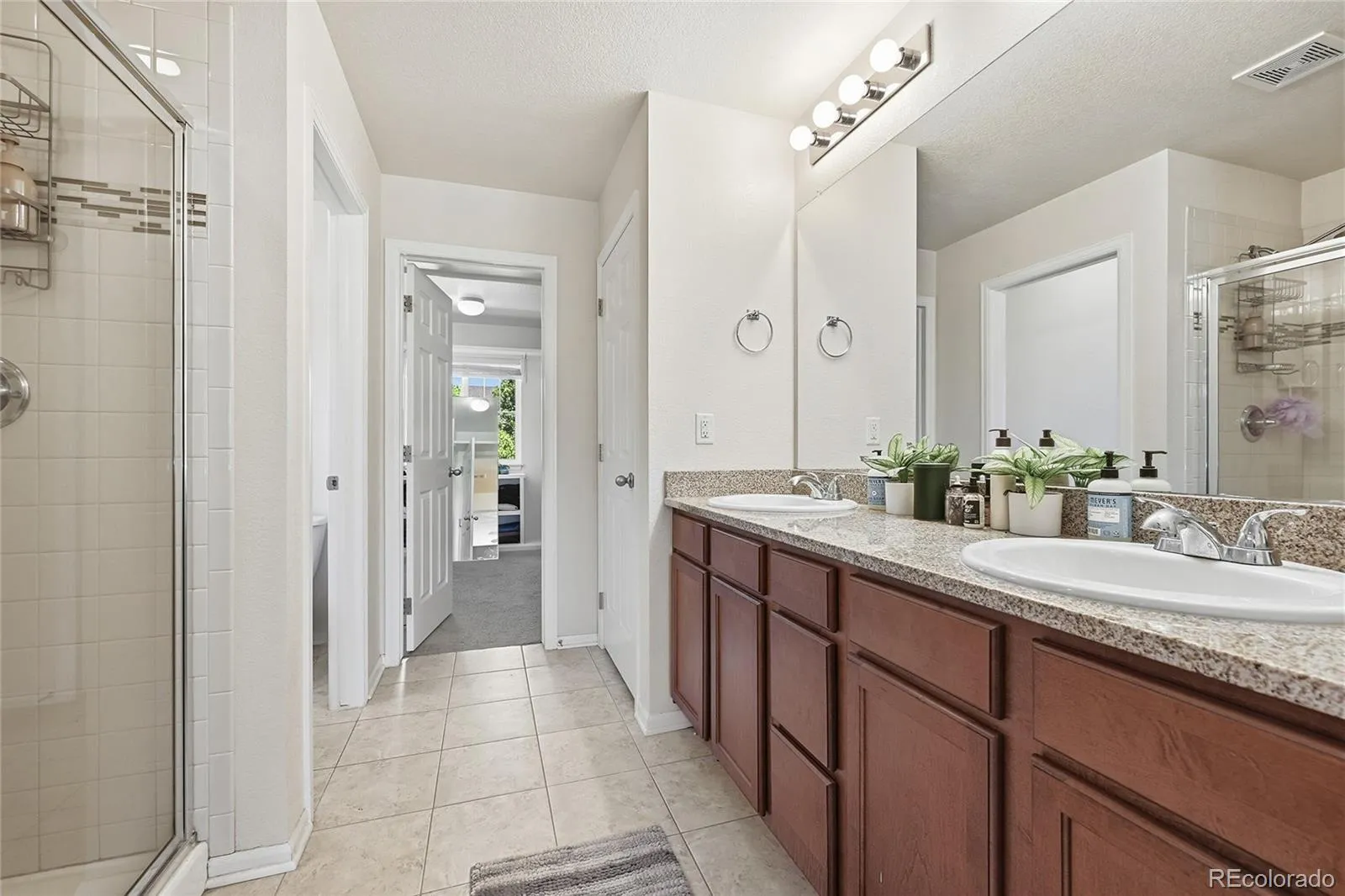 4860 S Picadilly Court Aurora CO 80015 MLS #REC1884065 04252026175307 1600 18