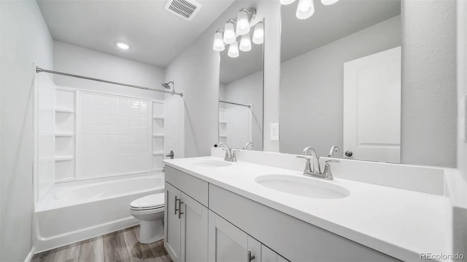 22300 E 46th Avenue Aurora CO 80019 | MLS #REC1886221 07162026225232 1600 29