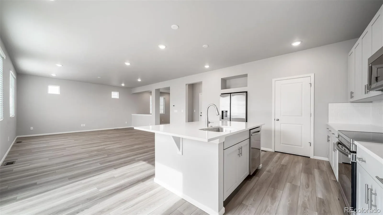 22300 E 46th Avenue Aurora CO 80019 | MLS #REC1886221 07162026225232 1600 6