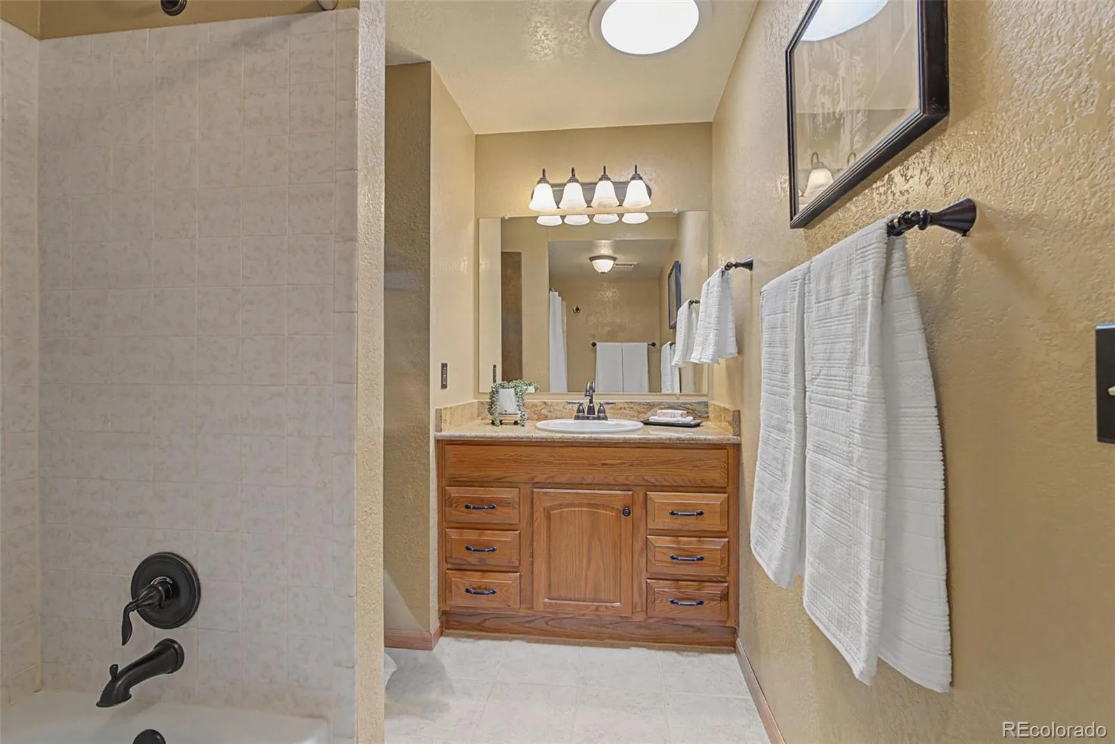 04112026170546 1600 25