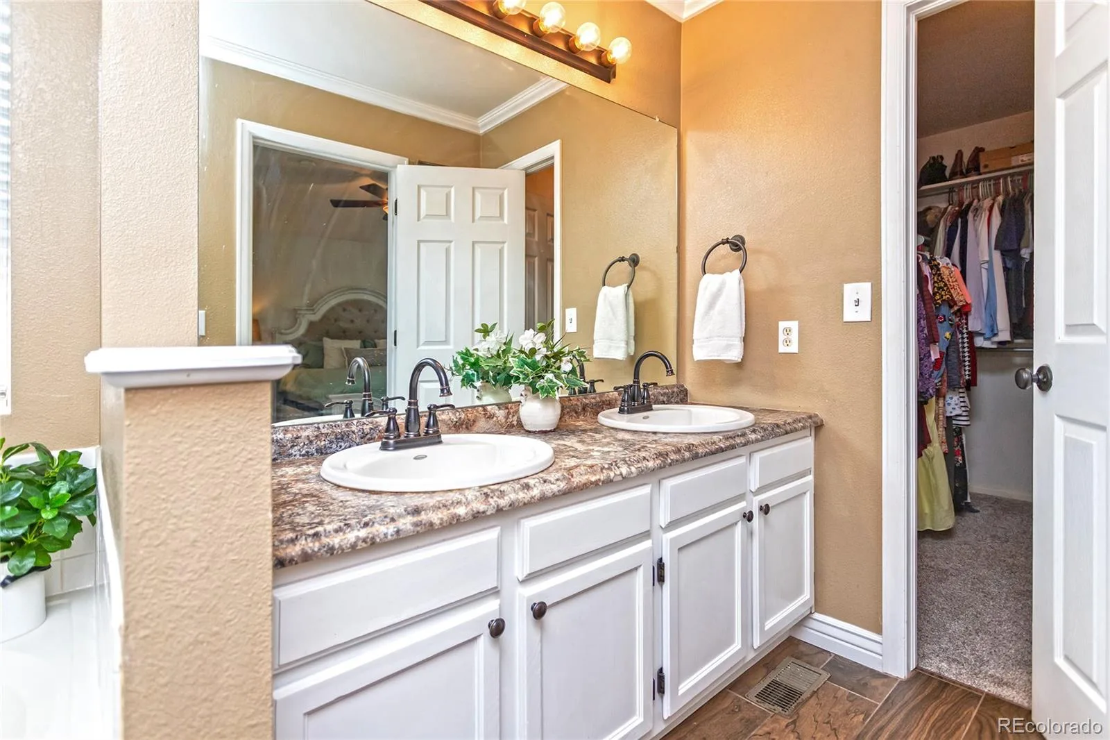 380 Dunhill Street Castle Rock CO 80104 | MLS #REC1897959 07292026142628 1600 25