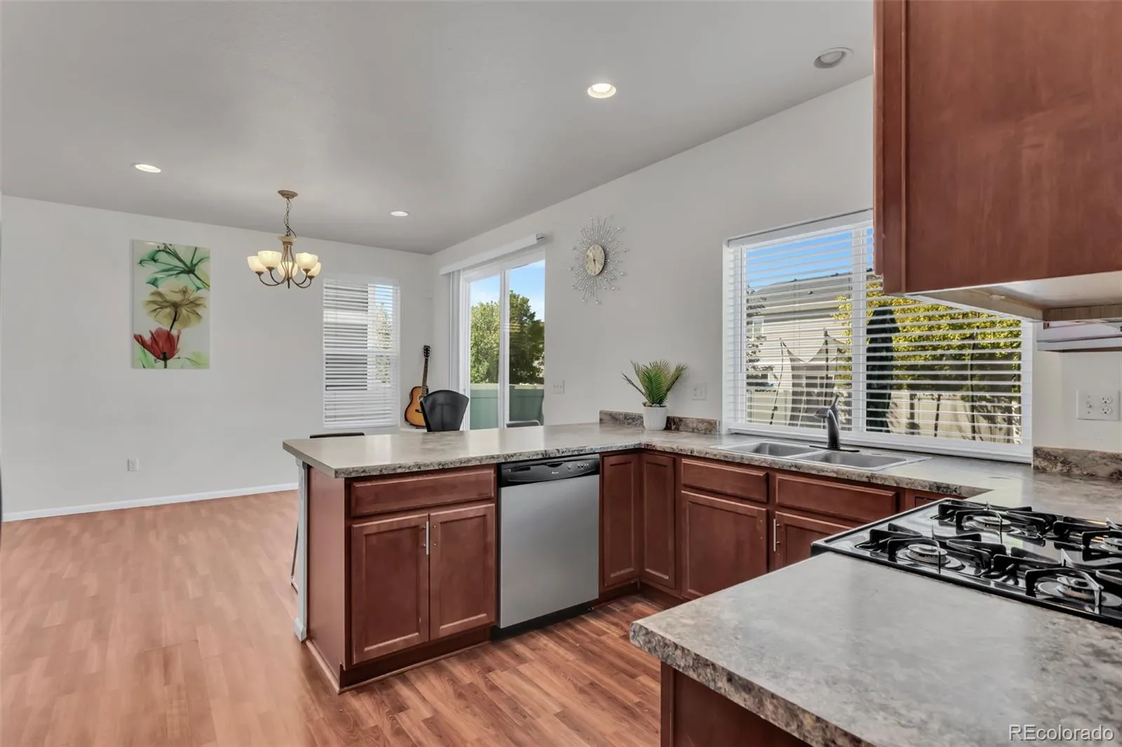 5545 E Liverpool Denver CO 80249 | MLS #REC1901224 09282026024355 1600 7