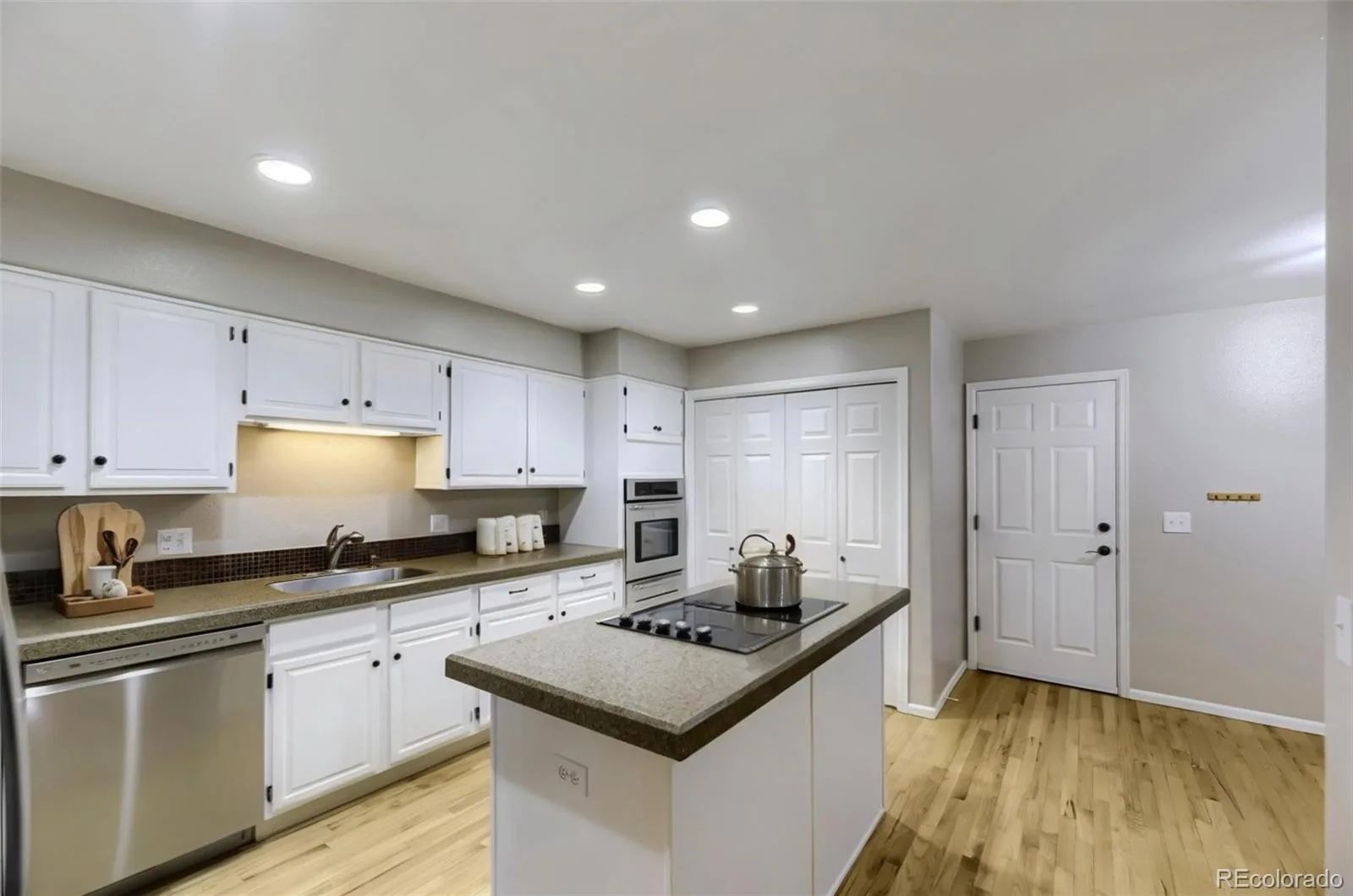 8703 Wentworth Court Lone Tree CO 80124 | MLS #REC1902378 08192026181631 1600 6