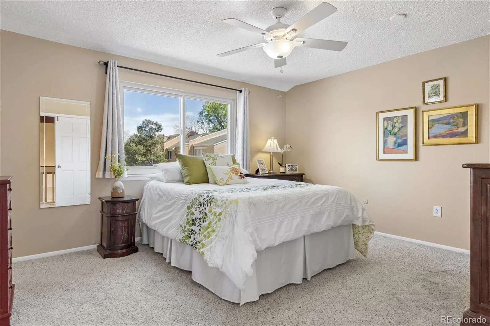 04112026192429 1600 16