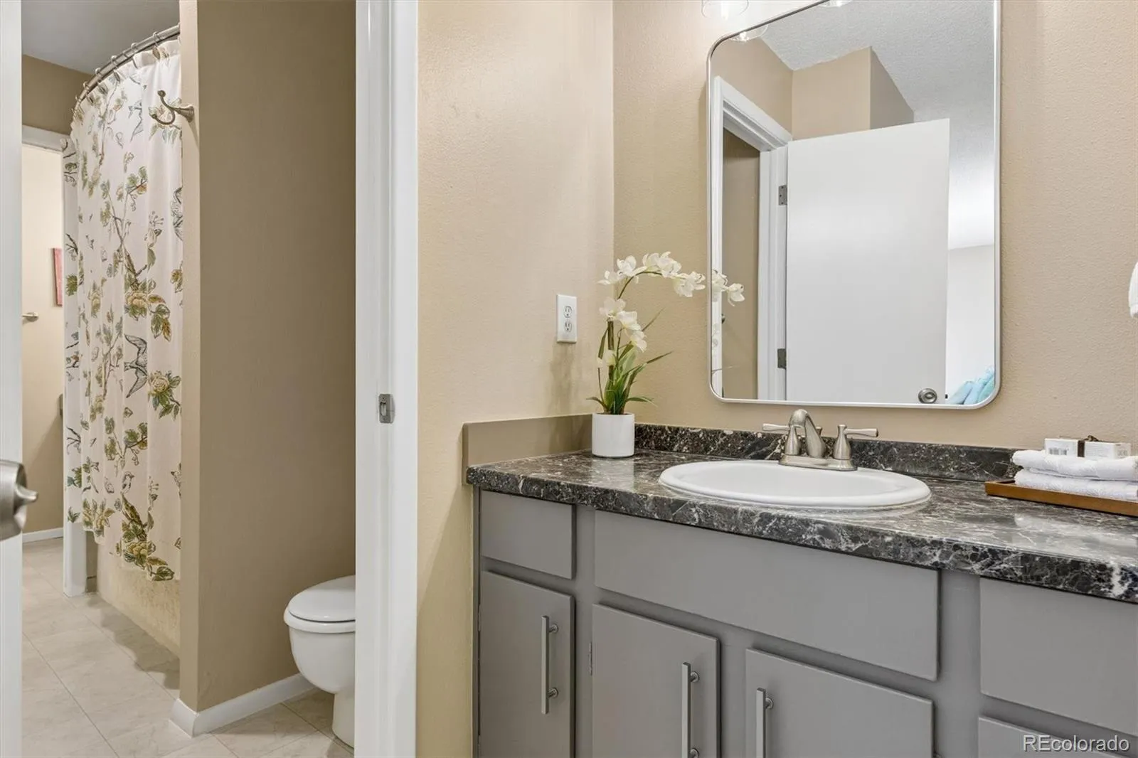 04112026192429 1600 18