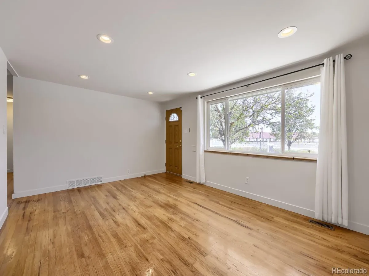 1640 Buchtel Boulevard Denver CO 80210 MLS #REC1904027 05182026194551 1200 1