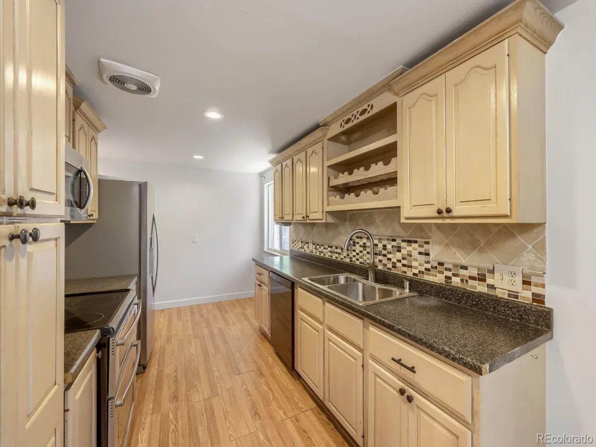 1640 Buchtel Boulevard Denver CO 80210 MLS #REC1904027 05182026194551 1200 5
