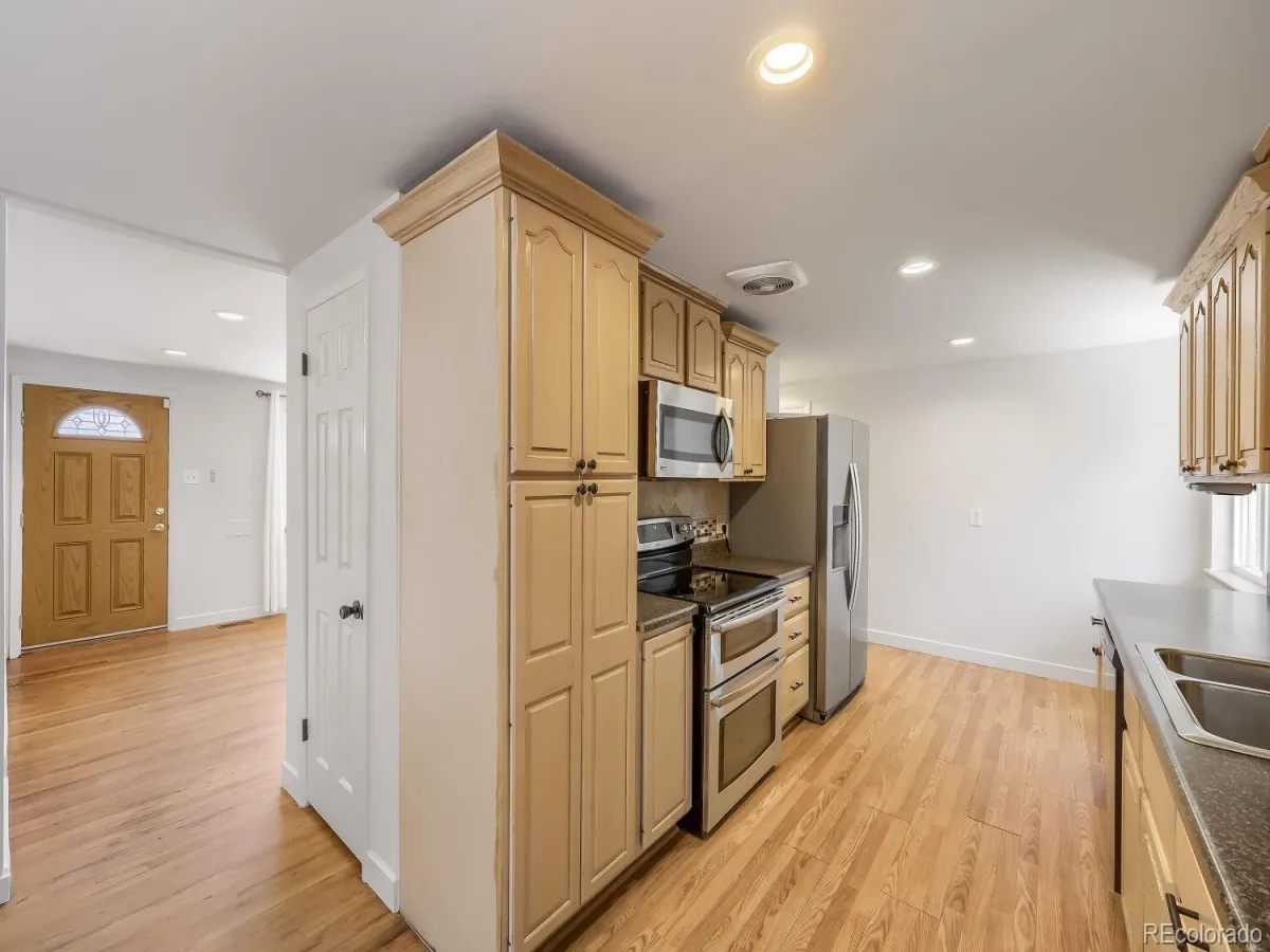 1640 Buchtel Boulevard Denver CO 80210 MLS #REC1904027 05182026194551 1200 7