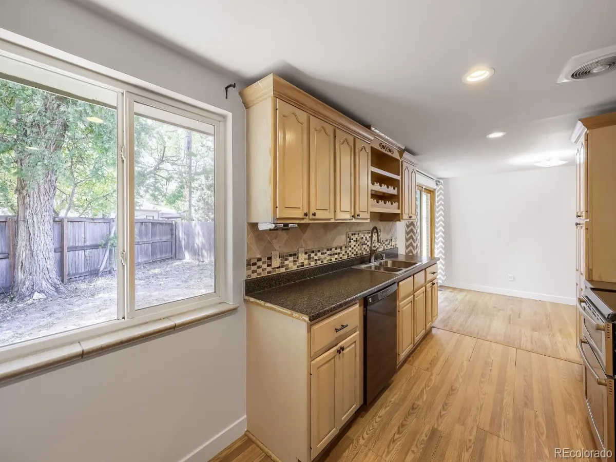 1640 Buchtel Boulevard Denver CO 80210 MLS #REC1904027 05182026194551 1200 8