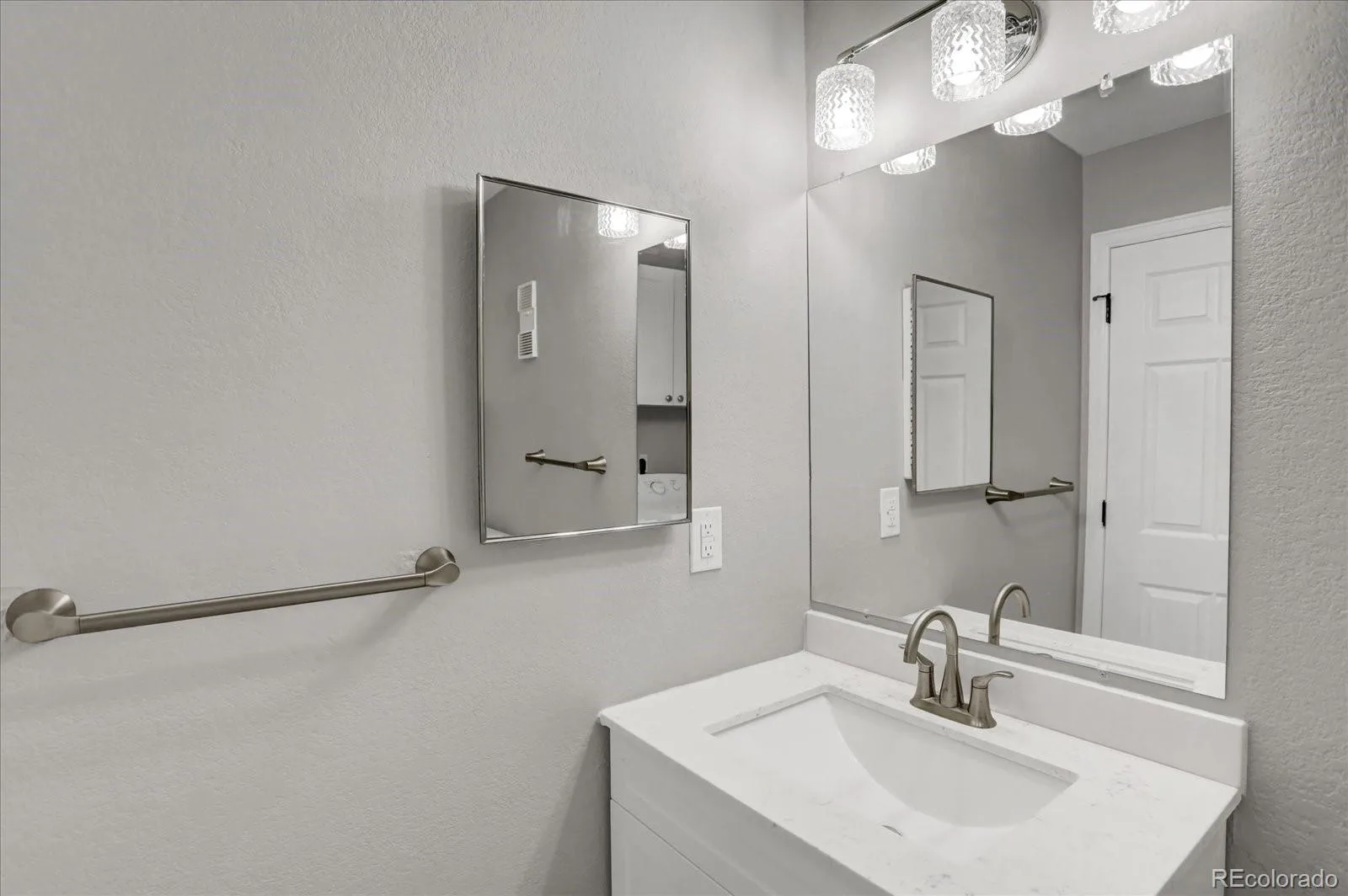 381 S Ames Street #A201 Lakewood CO 80226 | MLS #REC1904621 08072026033649 1600 18