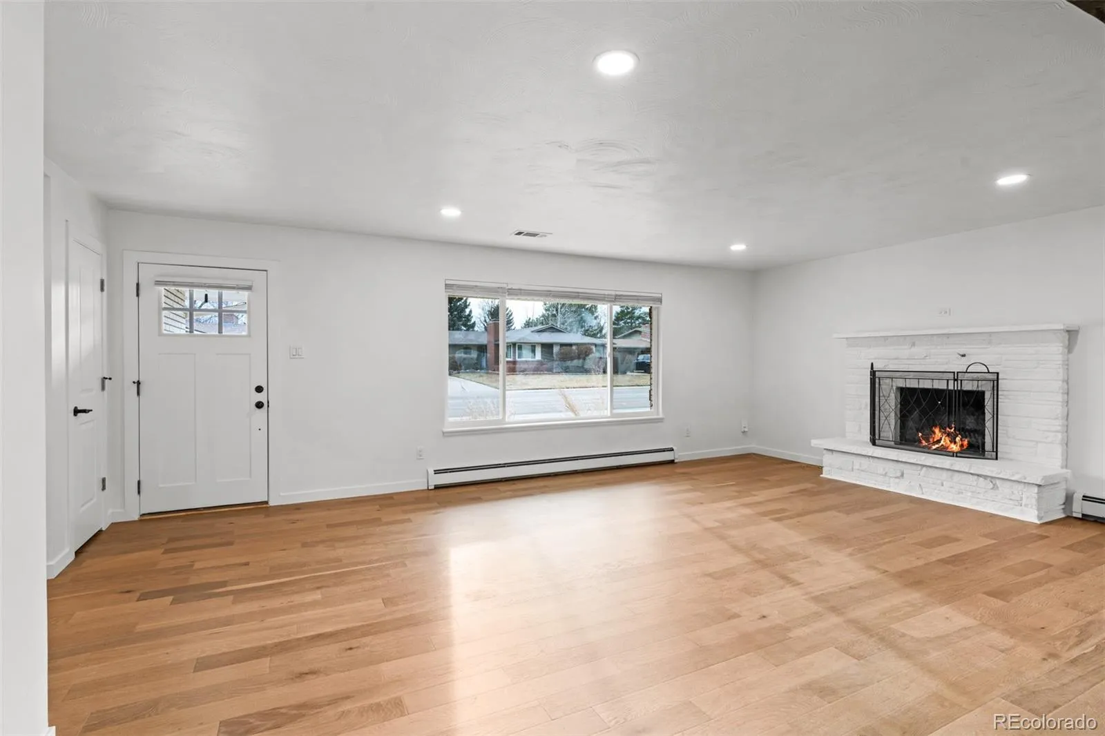 04032026185556 1600 8