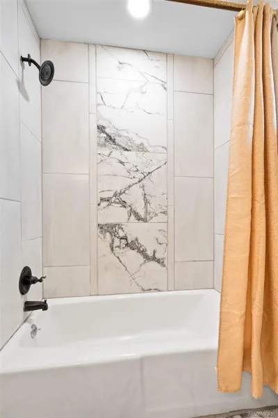 04032026185556 800 37