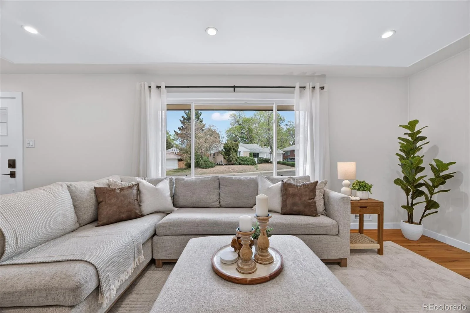 3075 S Holly Place Denver CO 80222 MLS #REC1909299 06092026072116 1600 2
