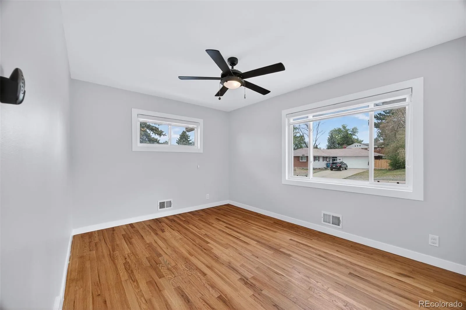 3075 S Holly Place Denver CO 80222 MLS #REC1909299 06092026072116 1600 22