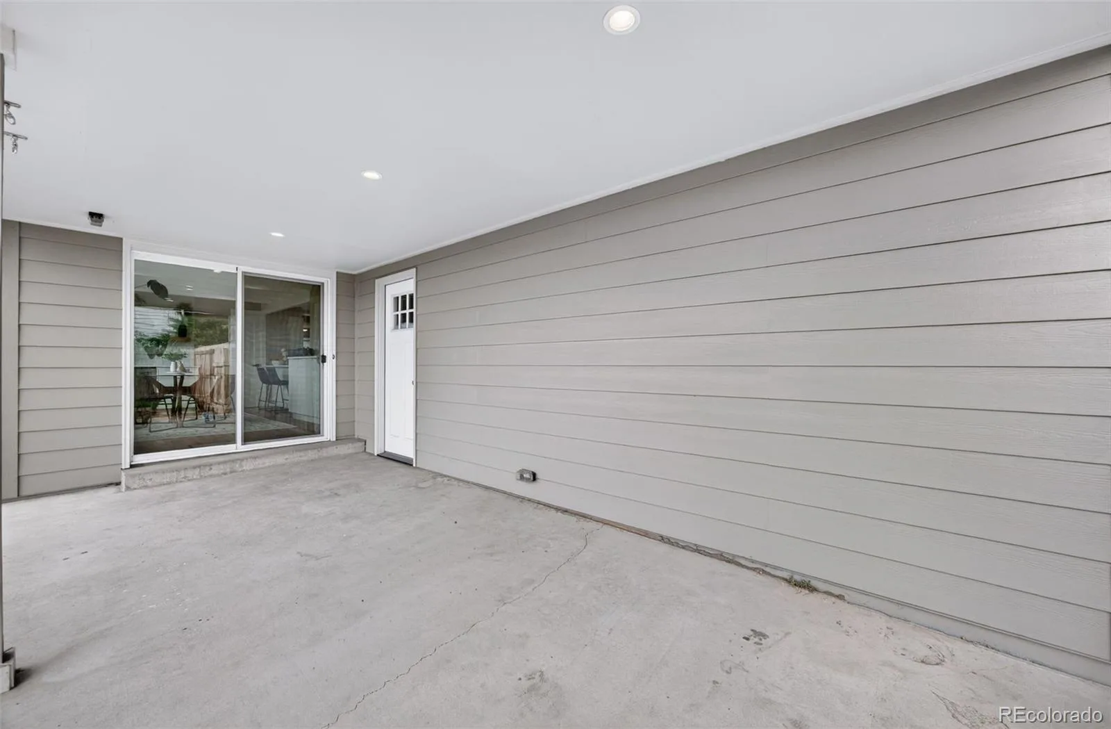 3075 S Holly Place Denver CO 80222 MLS #REC1909299 06092026072116 1600 27
