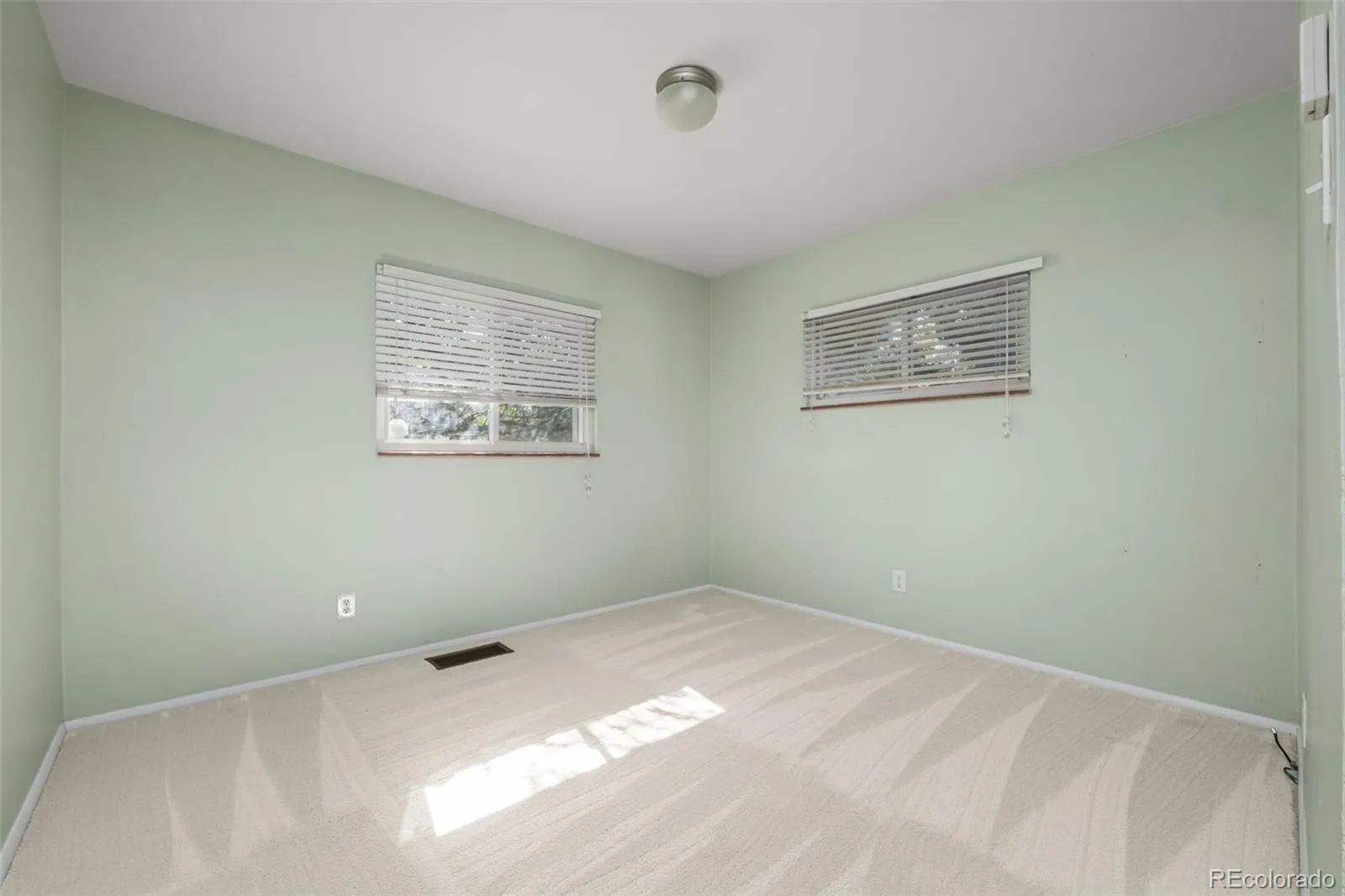3201 S Glencoe Street Denver CO 80222 MLS #REC1913605 05152026193939 1600 26