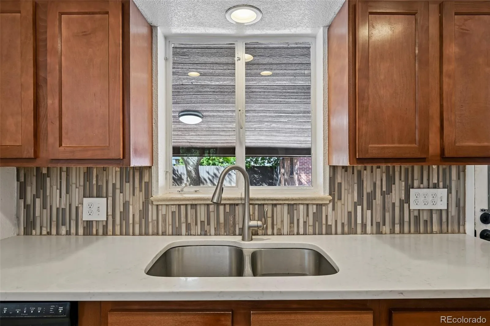 2261 Oakland Street Aurora CO 80010 | MLS #REC1913796 10062026034124 1600 10