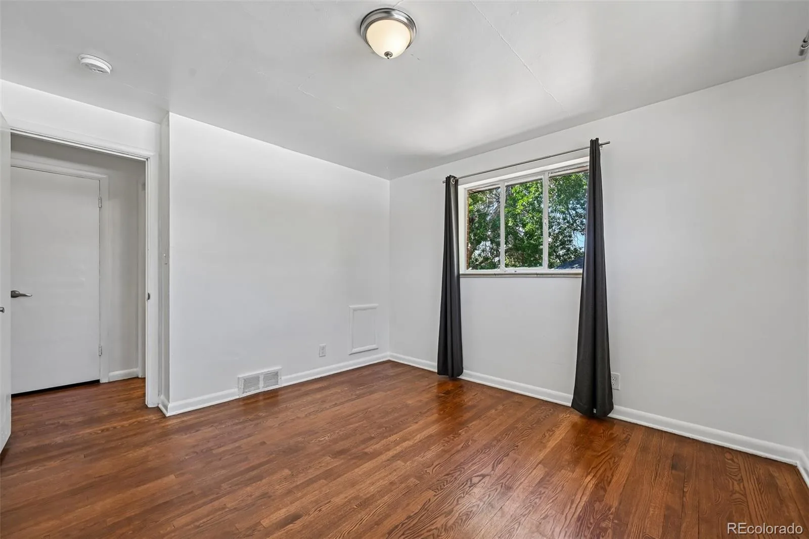 2261 Oakland Street Aurora CO 80010 | MLS #REC1913796 10062026034124 1600 21
